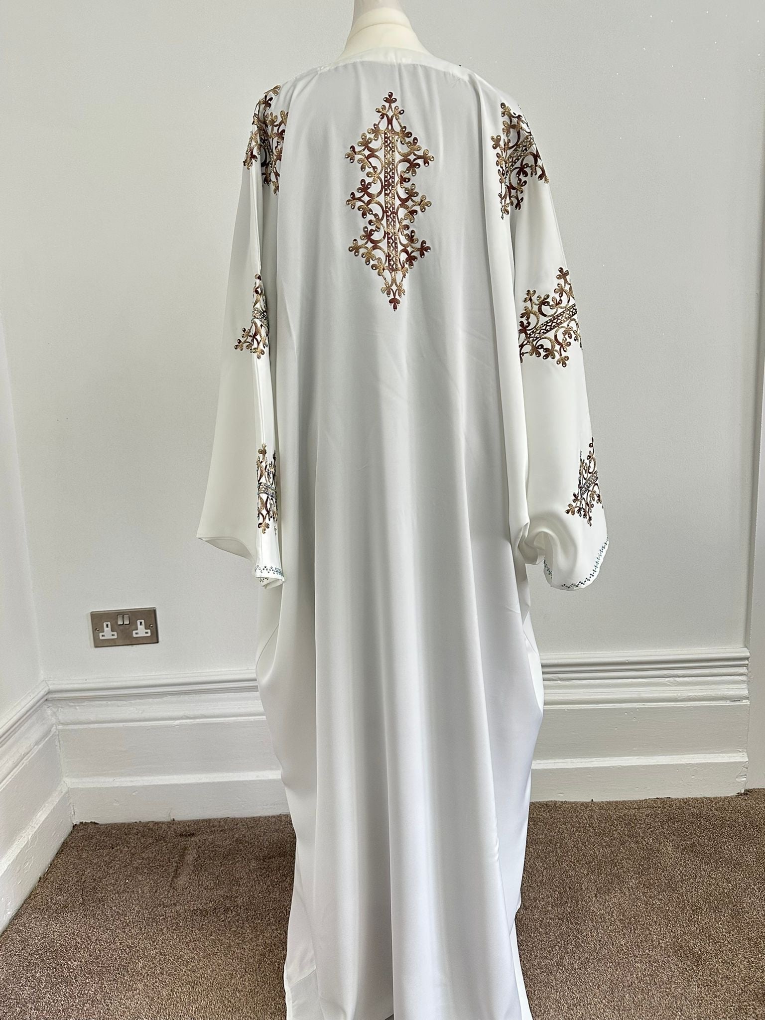 White And Brown Open Abaya